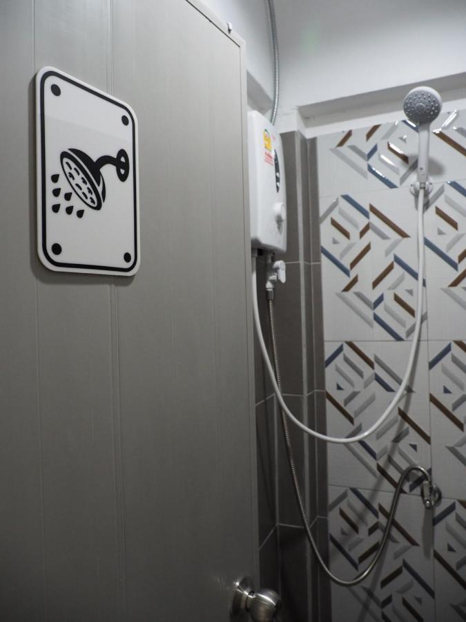 Prachan Hostel Thong Sala Bagian luar foto