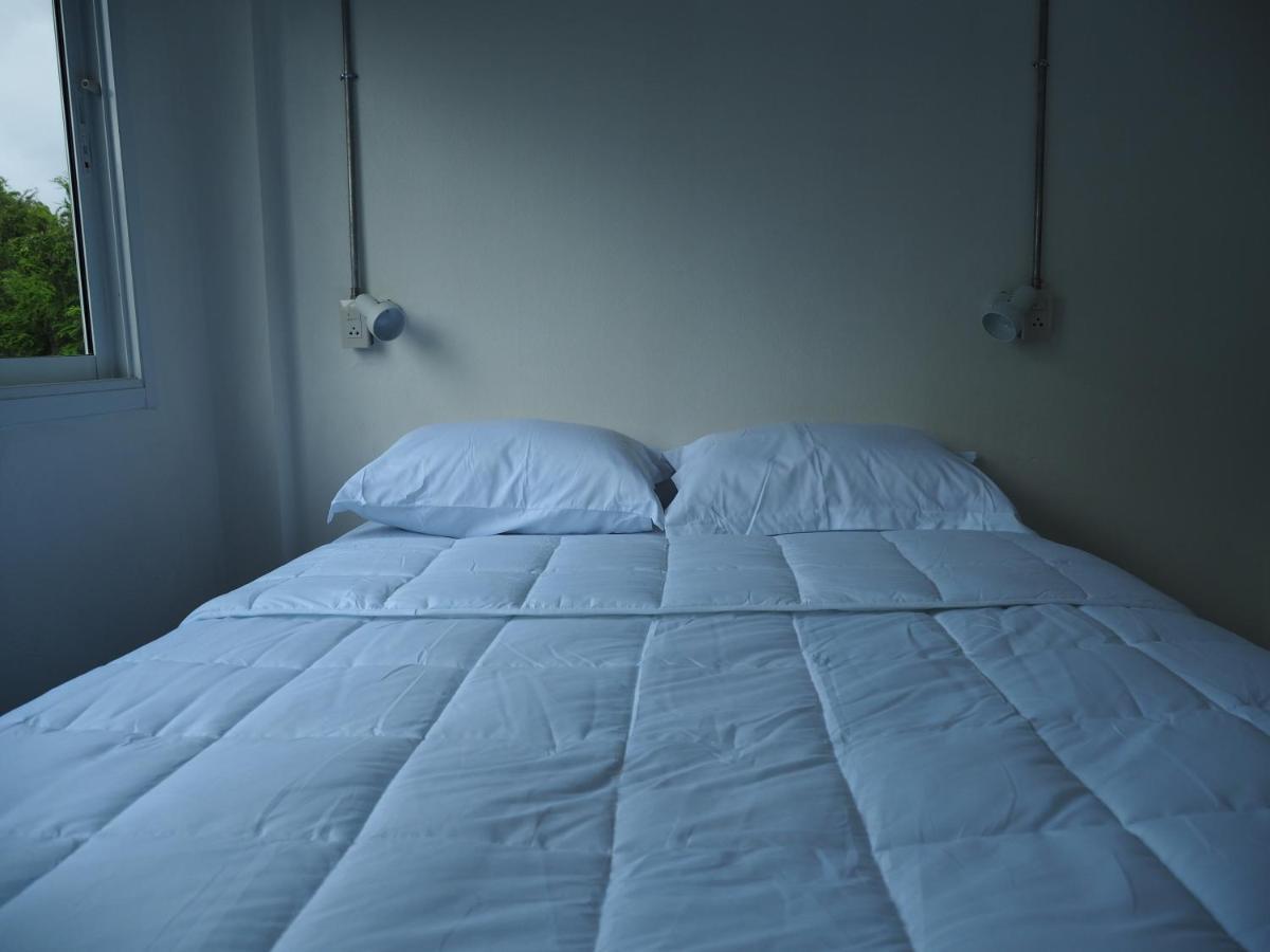 Prachan Hostel Thong Sala Bagian luar foto