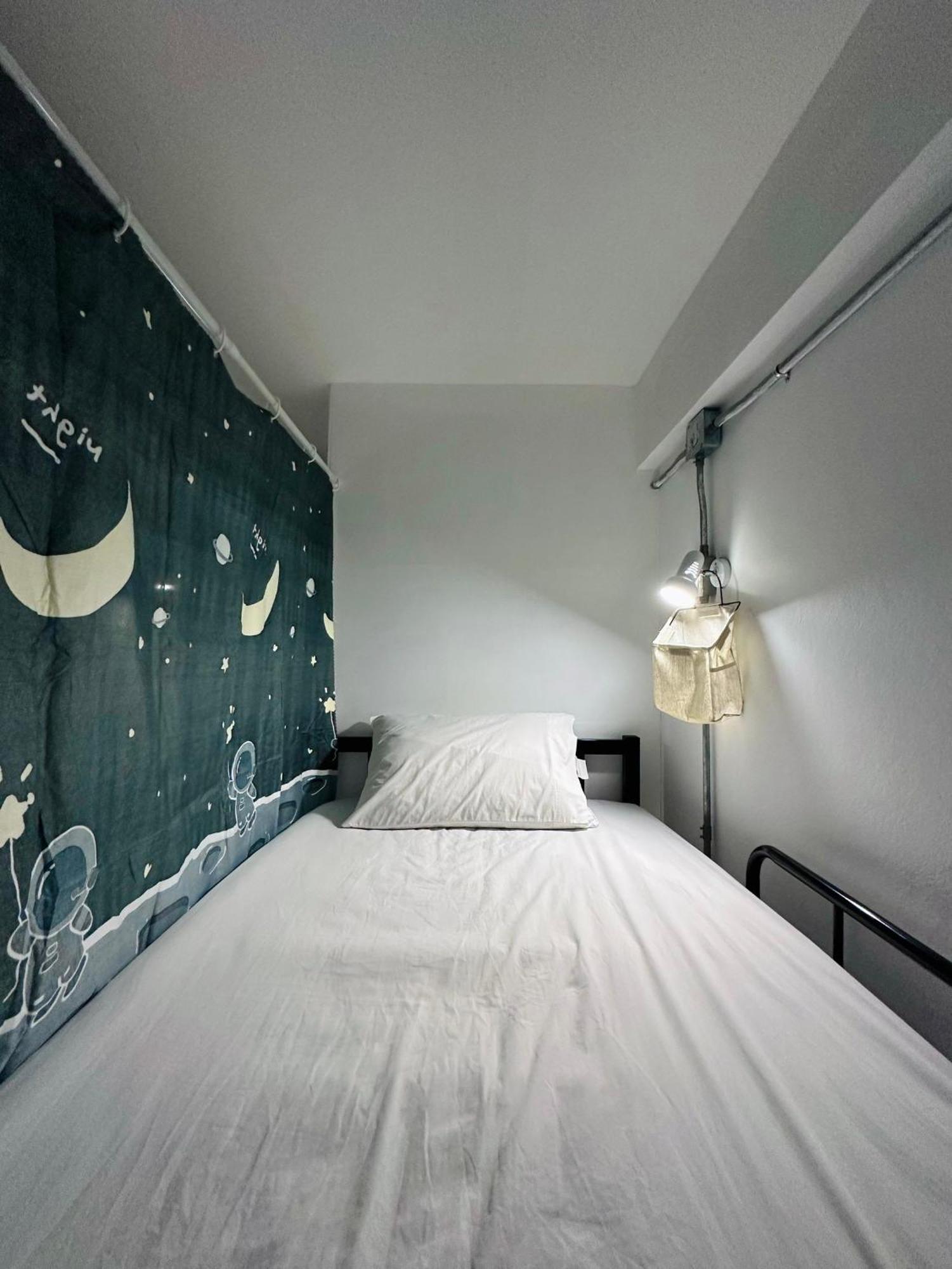 Prachan Hostel Thong Sala Bagian luar foto