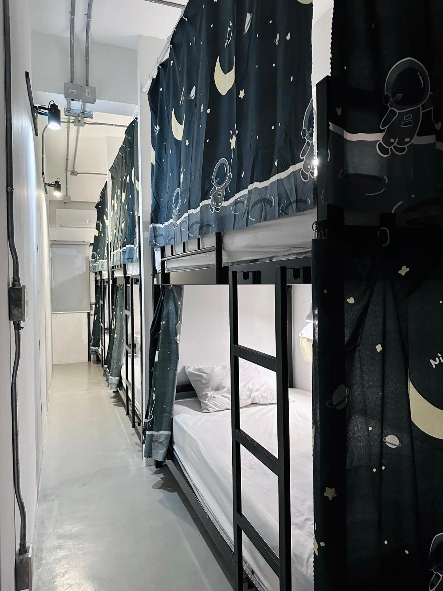 Prachan Hostel Thong Sala Bagian luar foto